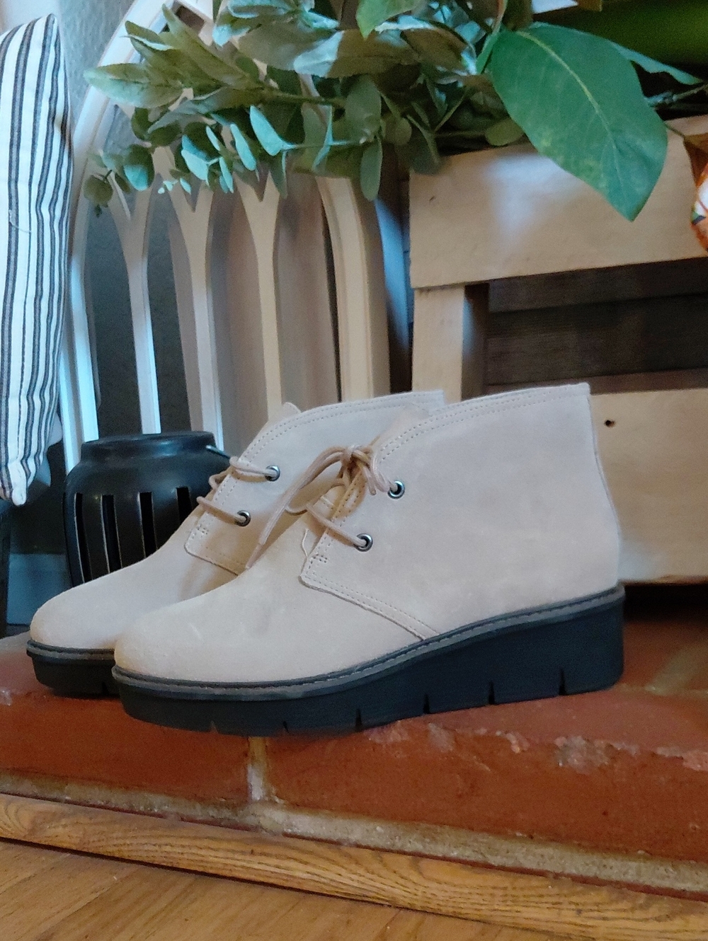 Clark's Airabell Suede Boots. NWOT